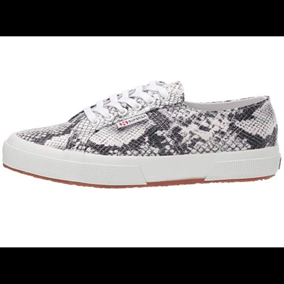 Shoes - Picture 4 of 9